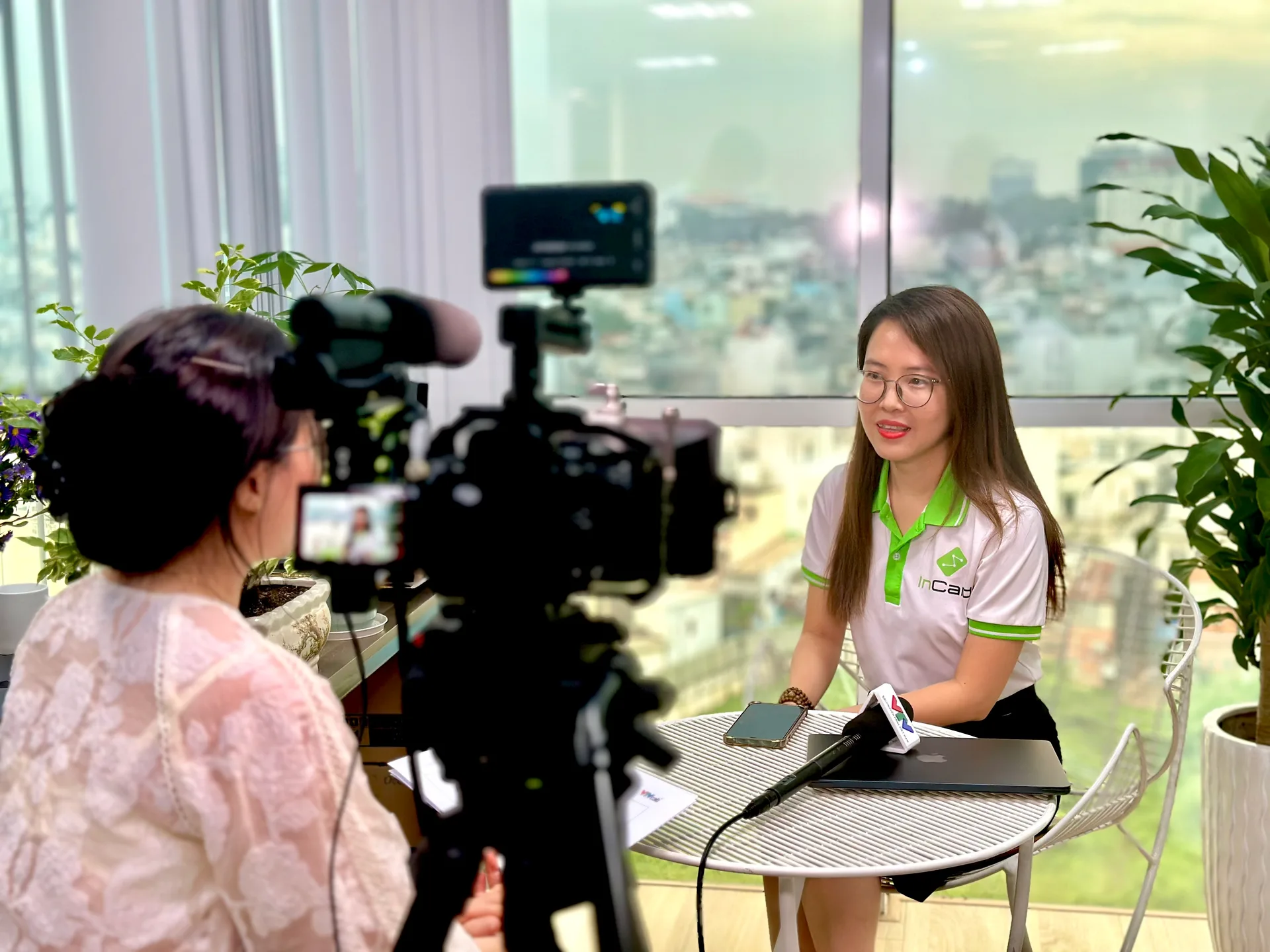 Buổi ghi hình phỏng vấn InCard